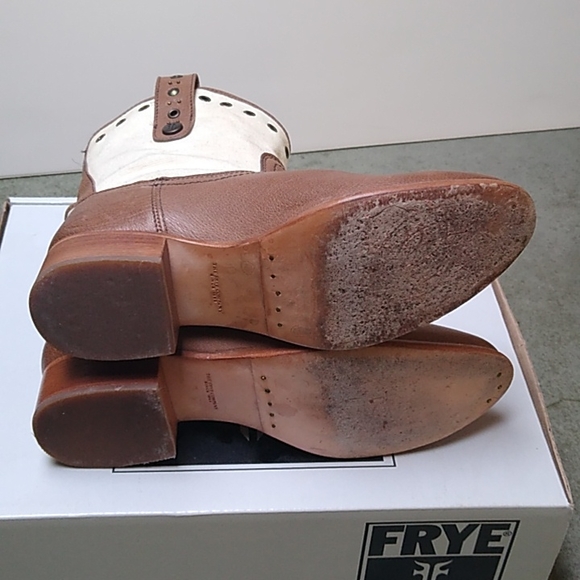 Frye Amelia grommet boots - Picture 5 of 6